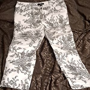 Jeans in paisley floral print